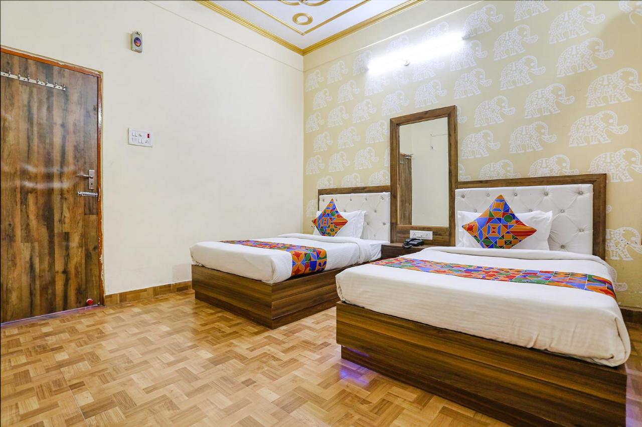Fabhotel Shivam Palace Bénarès Extérieur photo