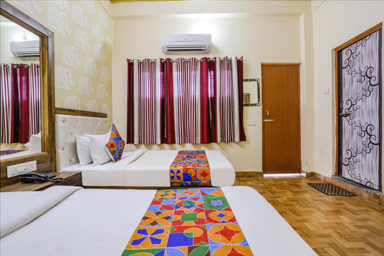 Fabhotel Shivam Palace Bénarès Extérieur photo