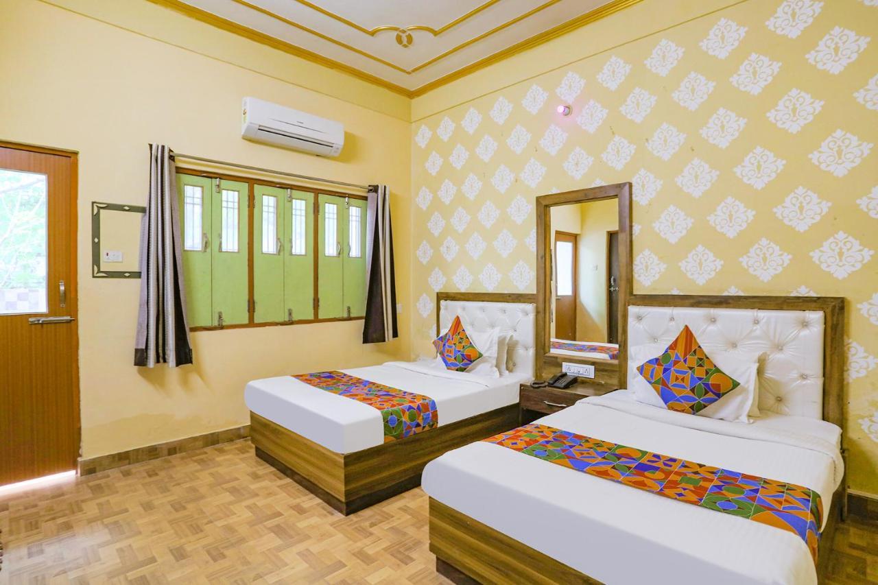 Fabhotel Shivam Palace Bénarès Extérieur photo